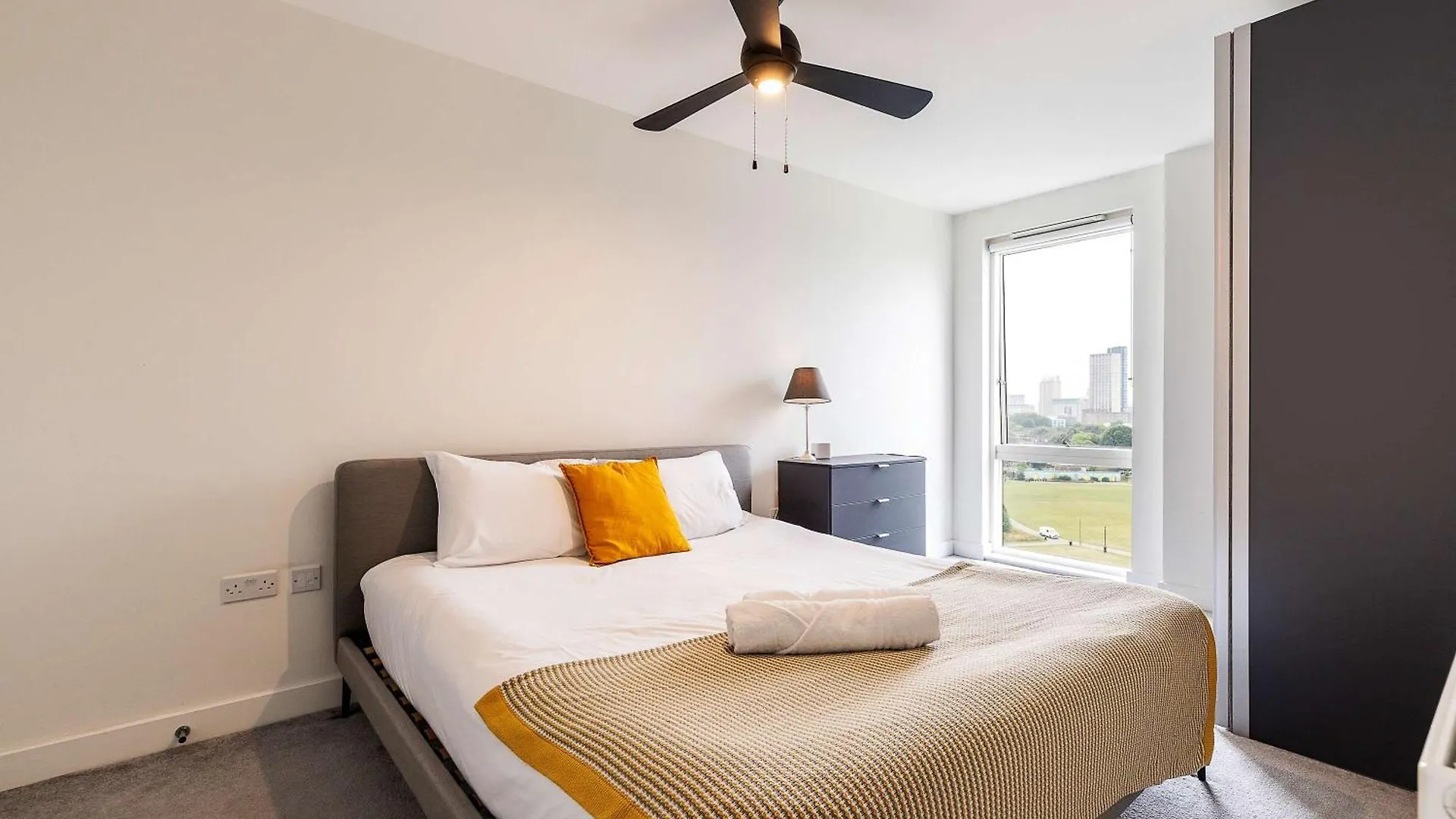 3Br Poplar Apt Views Of Canary Wharf London 0*,