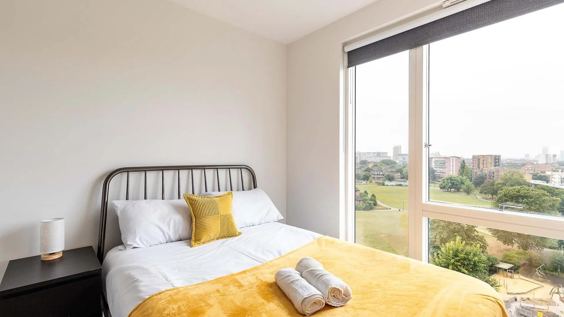 Lägenhet 3Br Poplar Apt Views Of Canary Wharf London Storbritannien