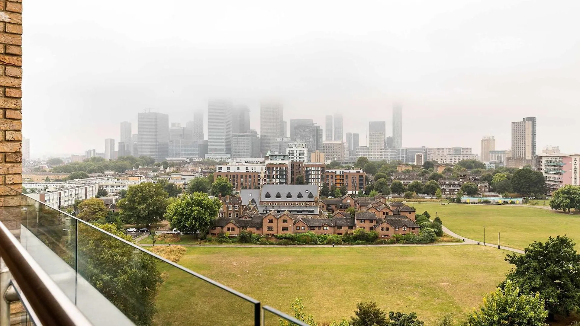 Lägenhet 3Br Poplar Apt Views Of Canary Wharf London