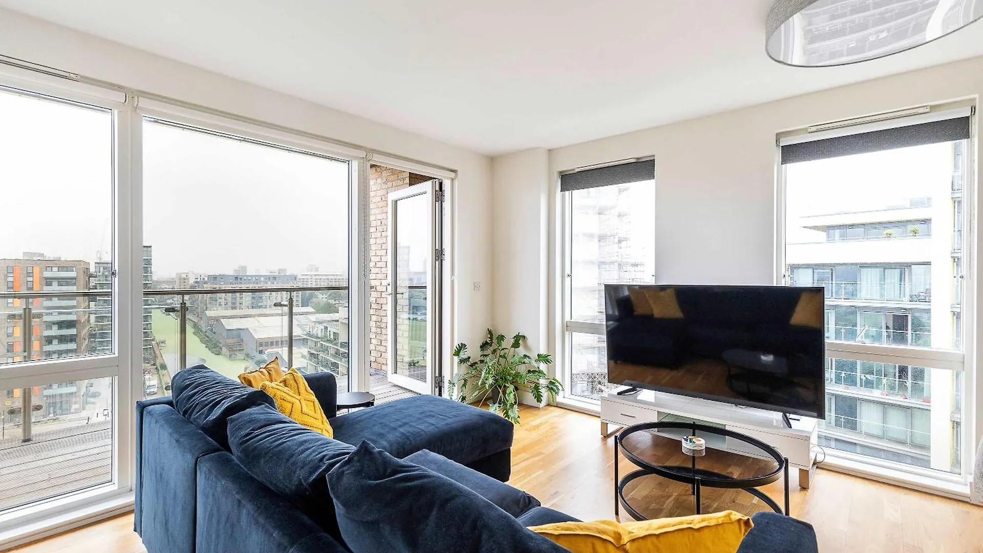 Lägenhet 3Br Poplar Apt Views Of Canary Wharf London