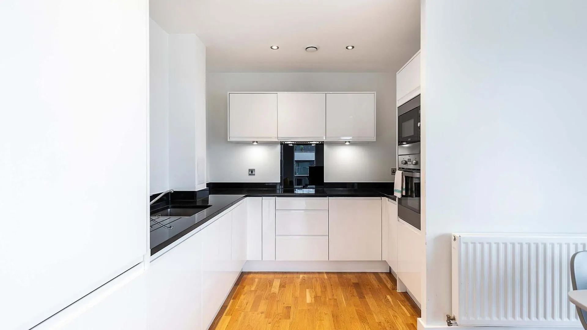 3Br Poplar Apt Views Of Canary Wharf London 0*,
